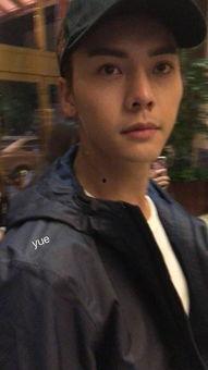 娱乐圈八卦汇总一起吃瓜,揭秘明星幕后故事,一起吃瓜狂欢